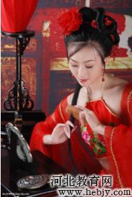 肚兜飘香—肚兜穿越美女